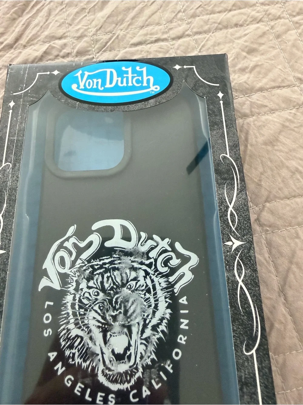 Von Dutch sleek black